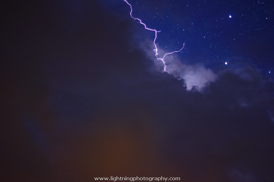 Lightning Image 2011040222