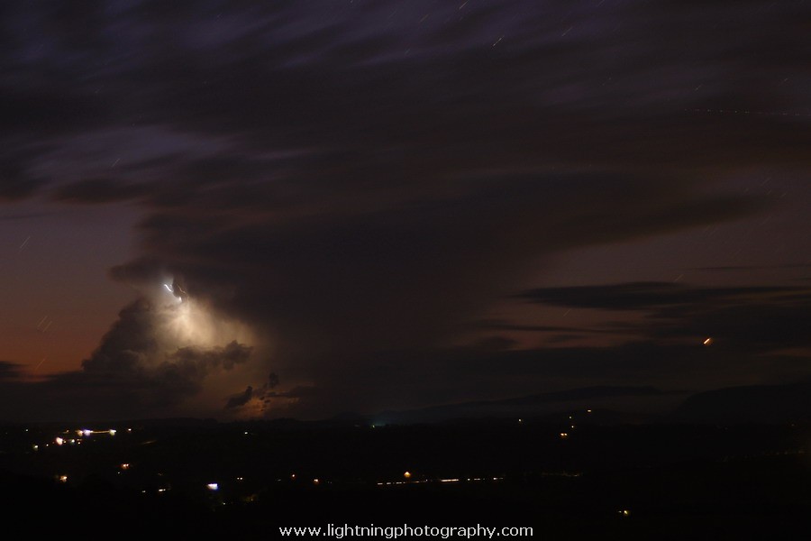 Lightning Image 2011042216