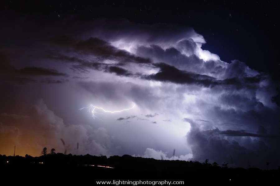 Lightning Image 2011043036