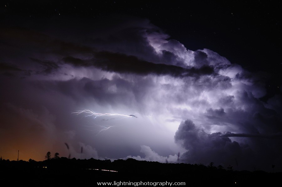 Lightning Image 2011043039