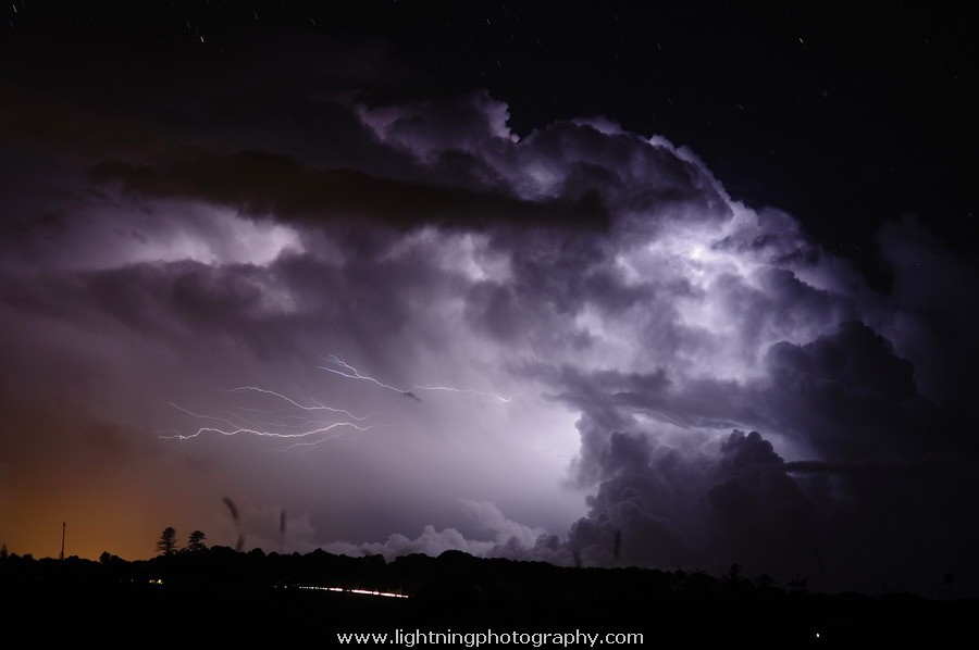 Lightning Image 2011043041