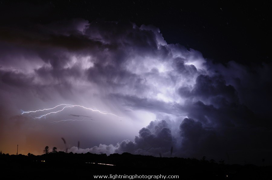 Lightning Image 2011043043