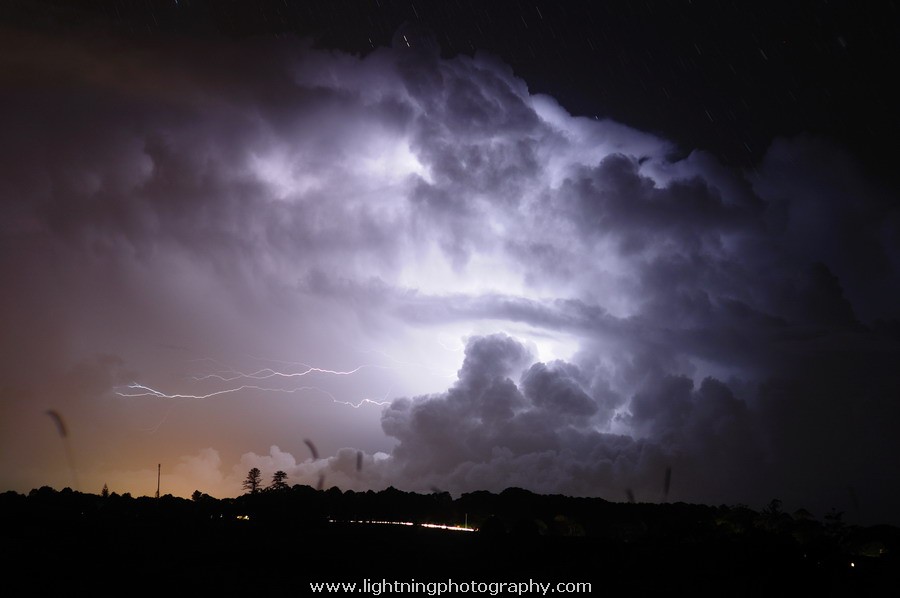 Lightning Image 2011043045