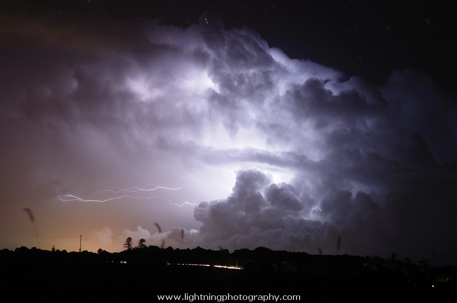 Lightning Image 2011043048