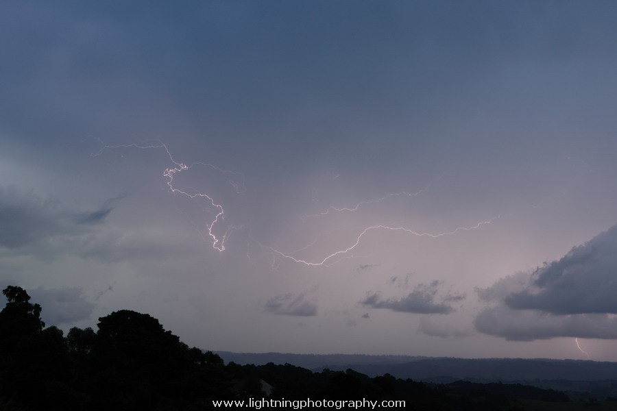 Lightning Image 2011050324