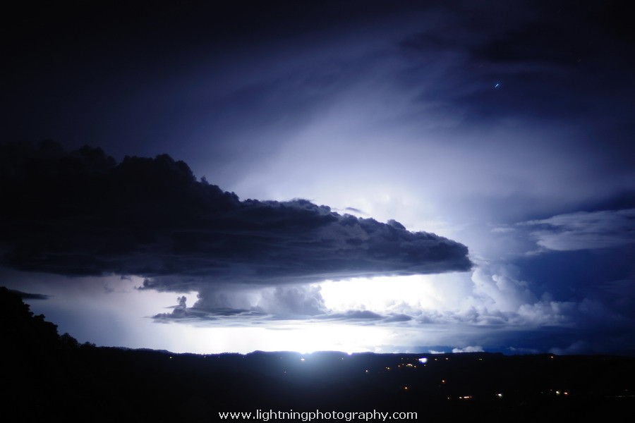 Lightning Image 2011053018