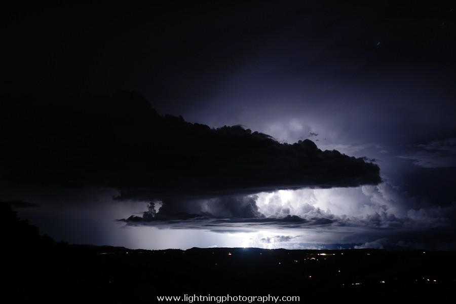 Lightning Image 2011053019