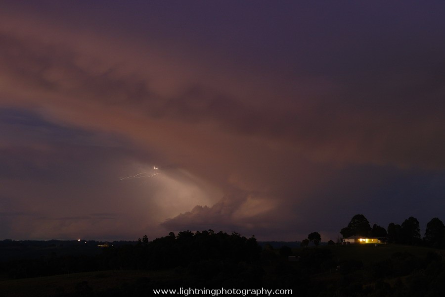 Lightning Image 2011053142