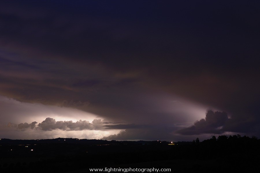 Lightning Image 2011053144