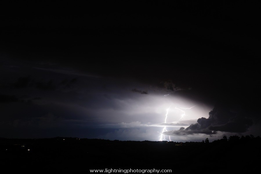 Lightning Image 2011053145