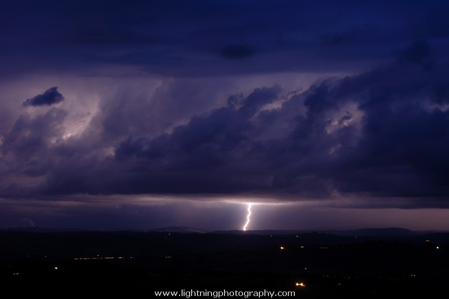 Lightning Image 2011083004