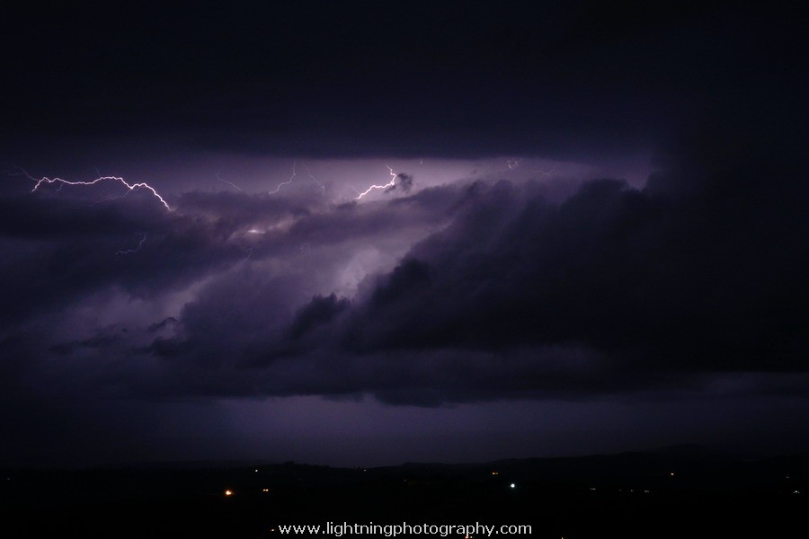 Lightning Image 2011083006