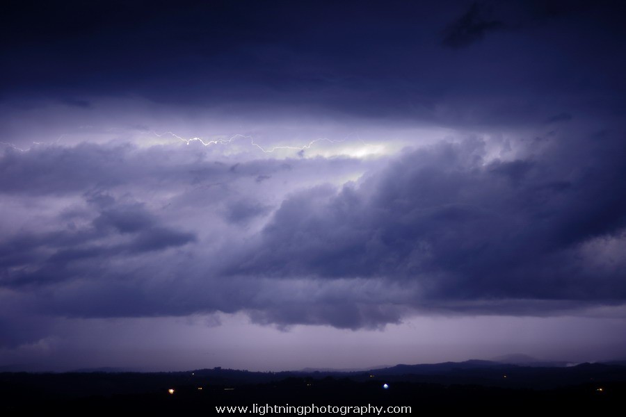 Lightning Image 2011083010