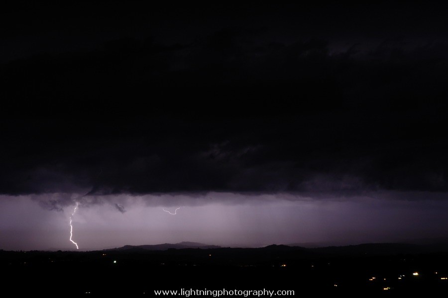 Lightning Image 2011083013