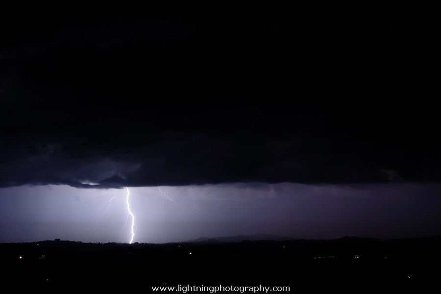 Lightning Image 2011083014