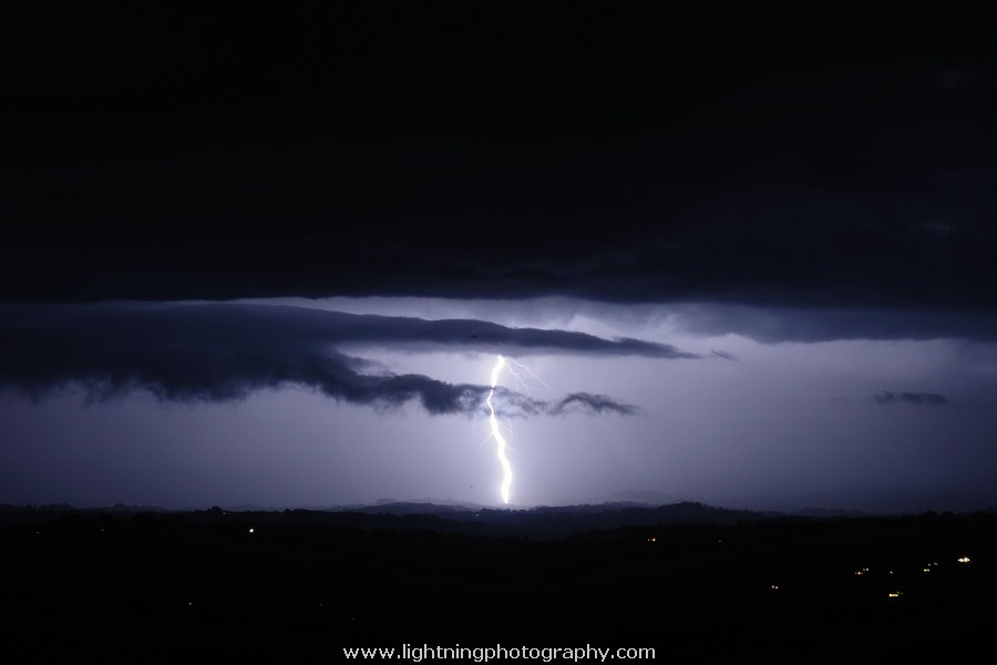 Lightning Image 2011083026