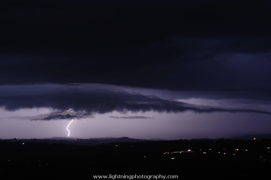 Lightning Image 2011083028