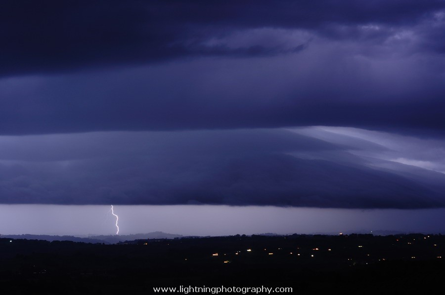 Lightning Image 2011083034