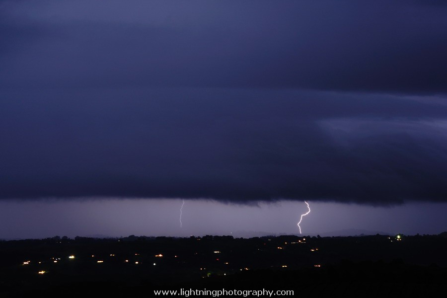 Lightning Image 2011083037