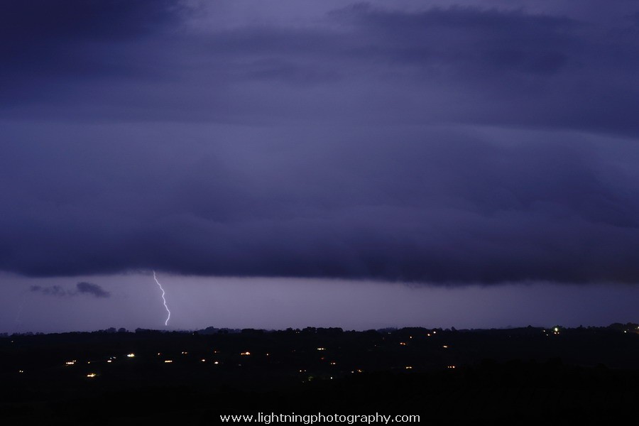 Lightning Image 2011083039