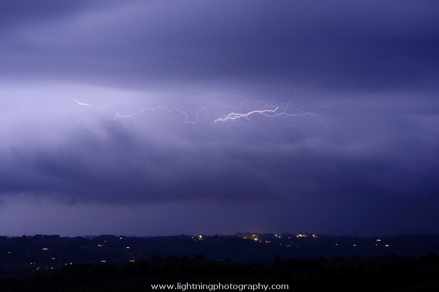 Lightning Image 2011083041