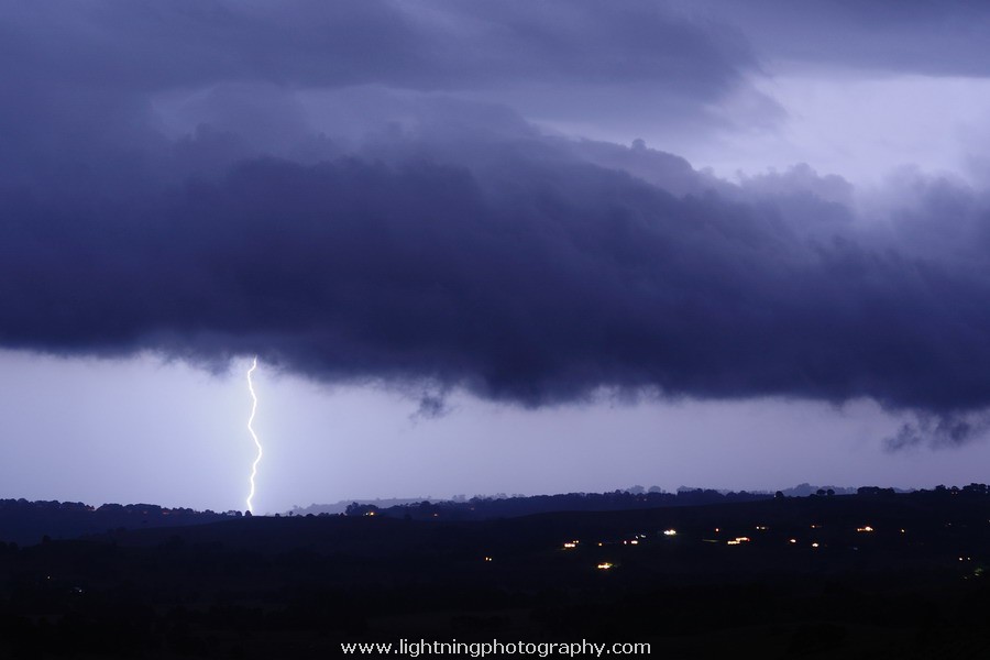 Lightning Image 2011083043