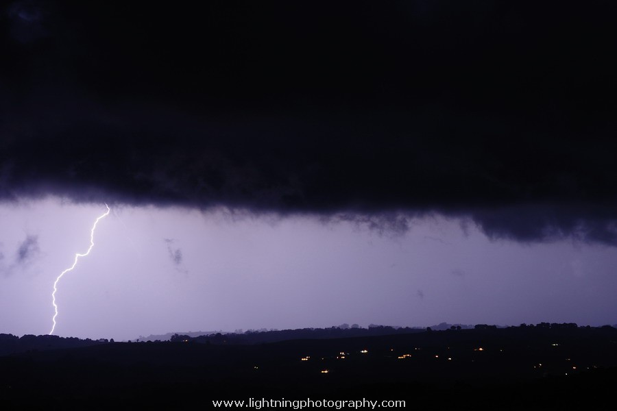 Lightning Image 2011083045