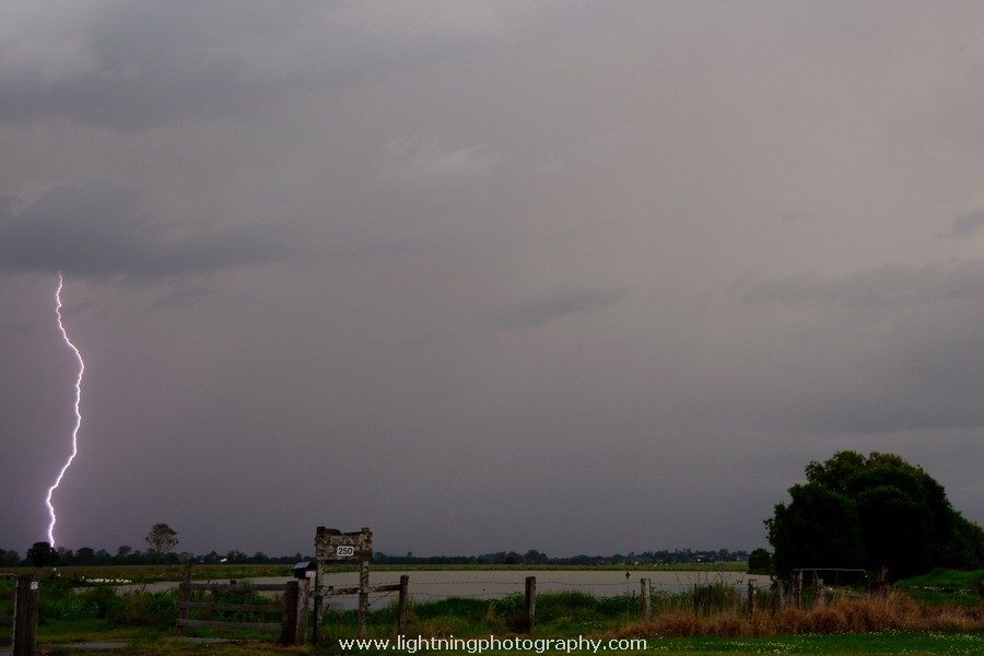 Lightning Image 2011101542