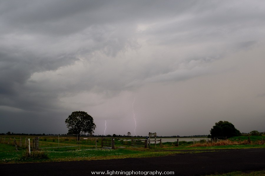 Lightning Image 2011101546