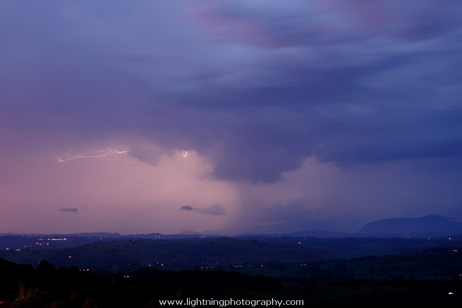 Lightning Image 2012021130