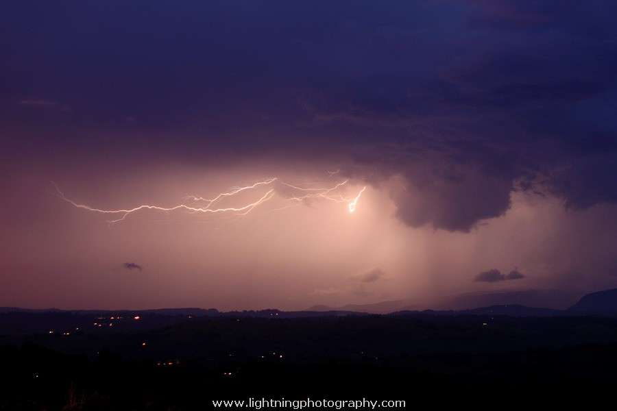 Lightning Image 2012021131