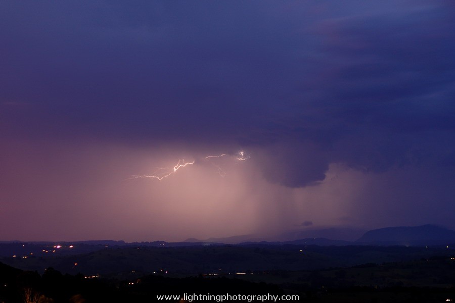 Lightning Image 2012021132