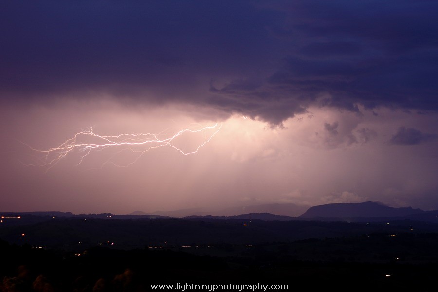 Lightning Image 2012021133