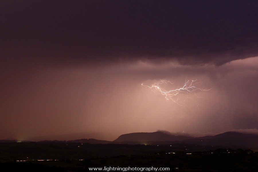 Lightning Image 2012021136