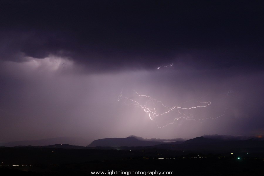 Lightning Image 2012021137