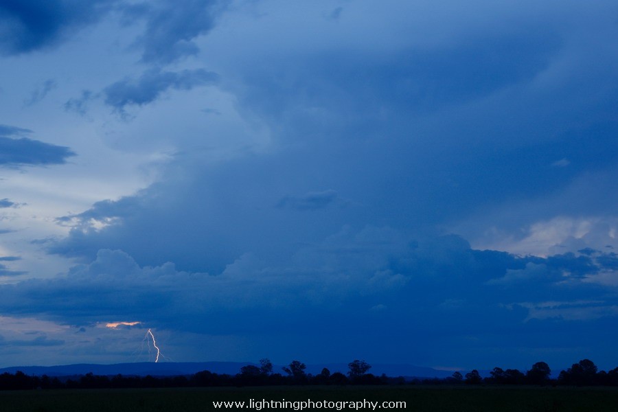 Lightning Image 2012022051