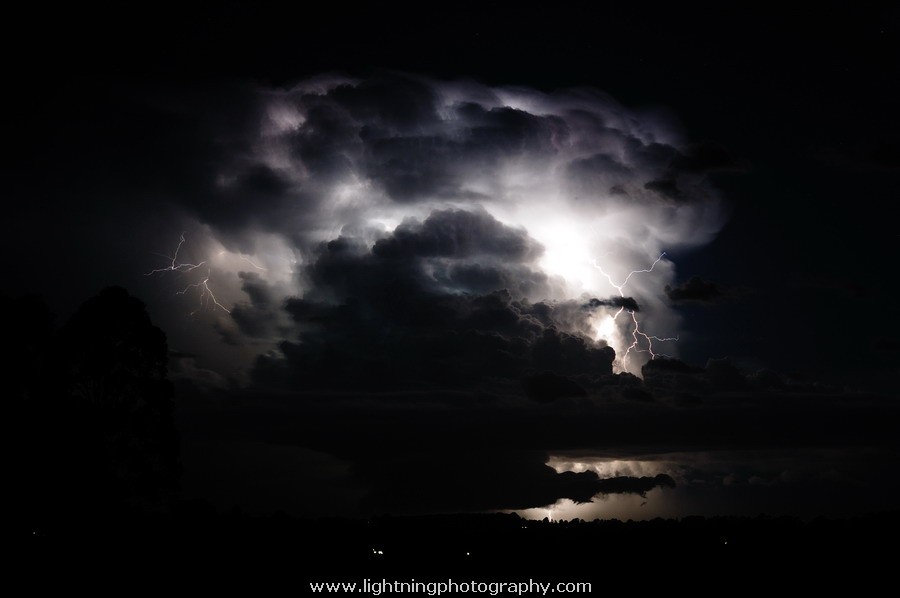 Lightning Image 2012040931