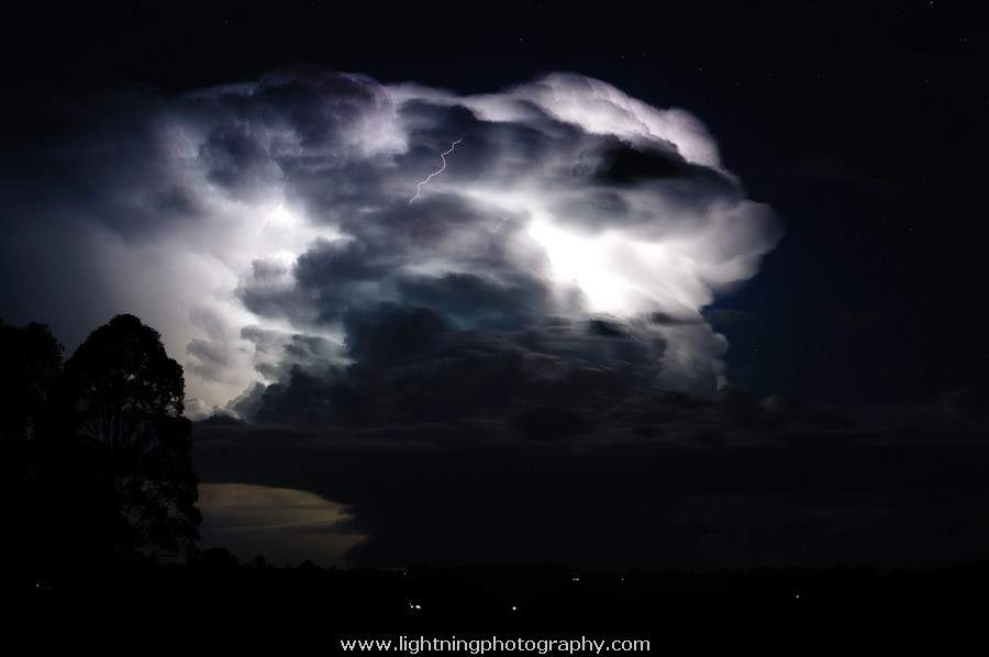 Lightning Image 2012040933