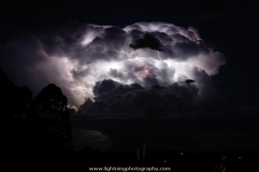 Lightning Image 2012040937