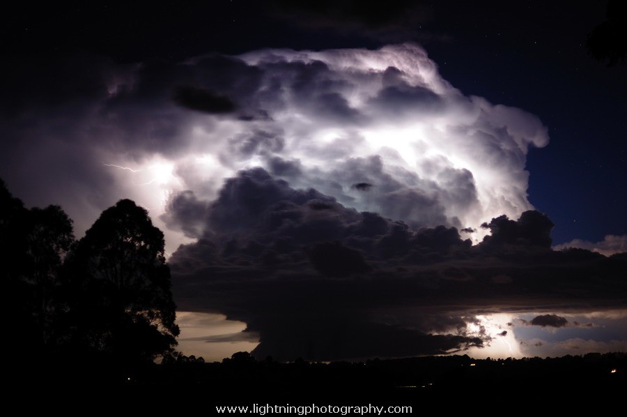 Lightning Image 2012040940