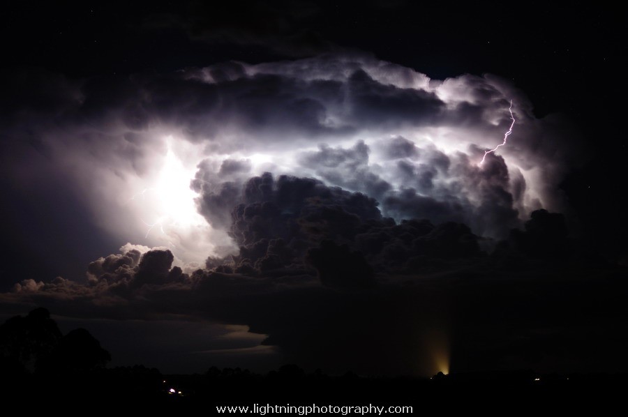 Lightning Image 2012040942