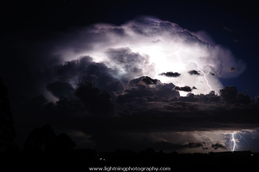 Lightning Image 2012040949