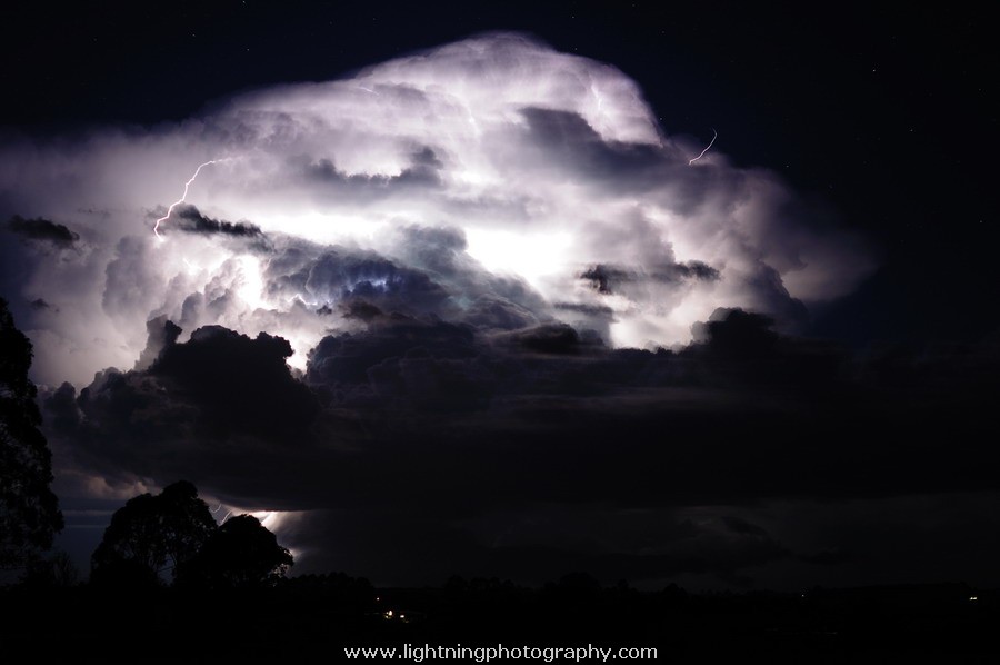 Lightning Image 2012040950