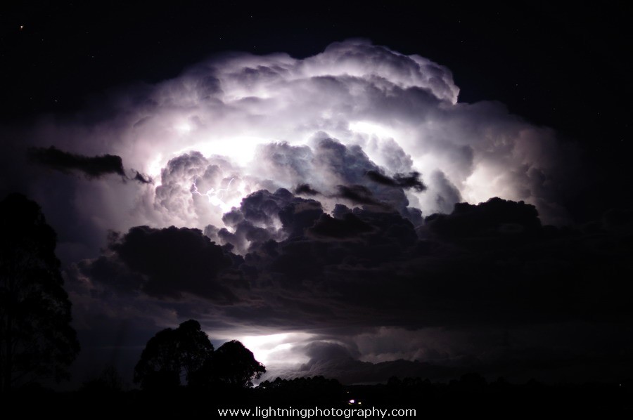 Lightning Image 2012040952