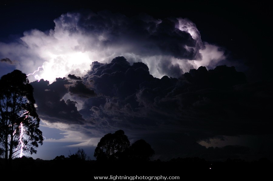 Lightning Image 2012040955