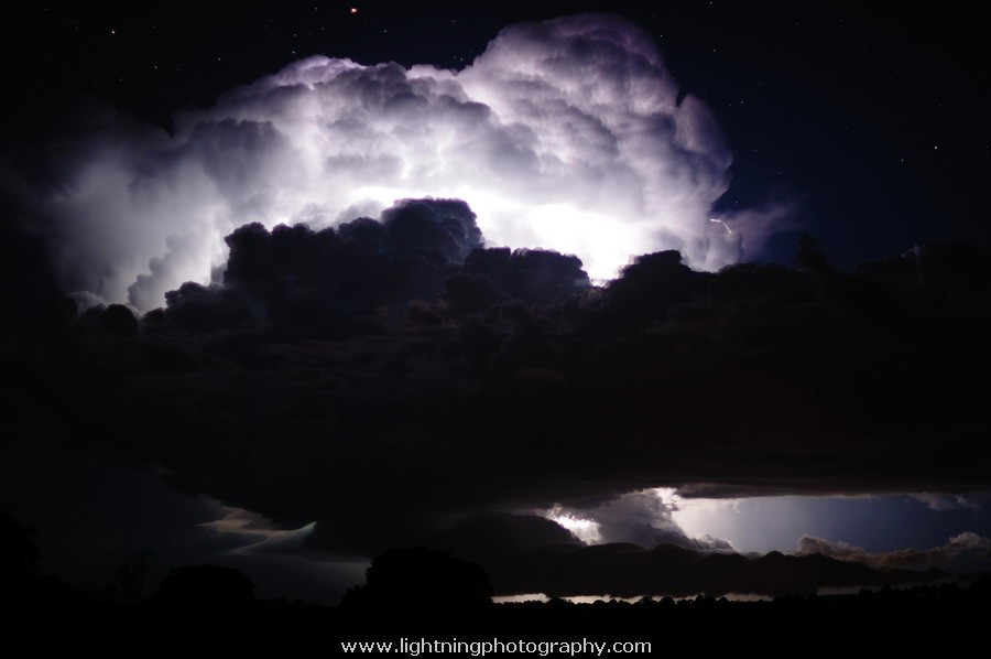 Lightning Image 2012040957