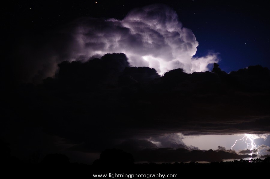 Lightning Image 2012040958