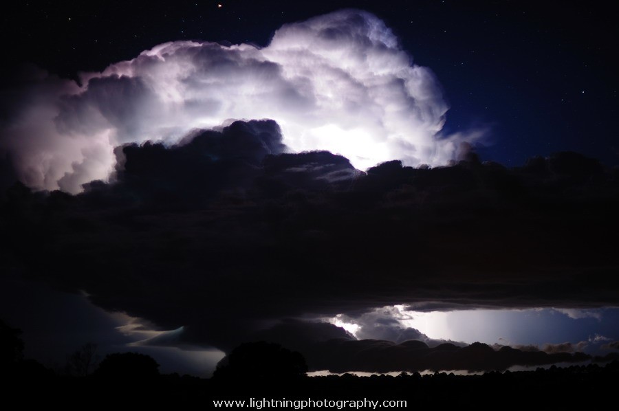 Lightning Image 2012040959