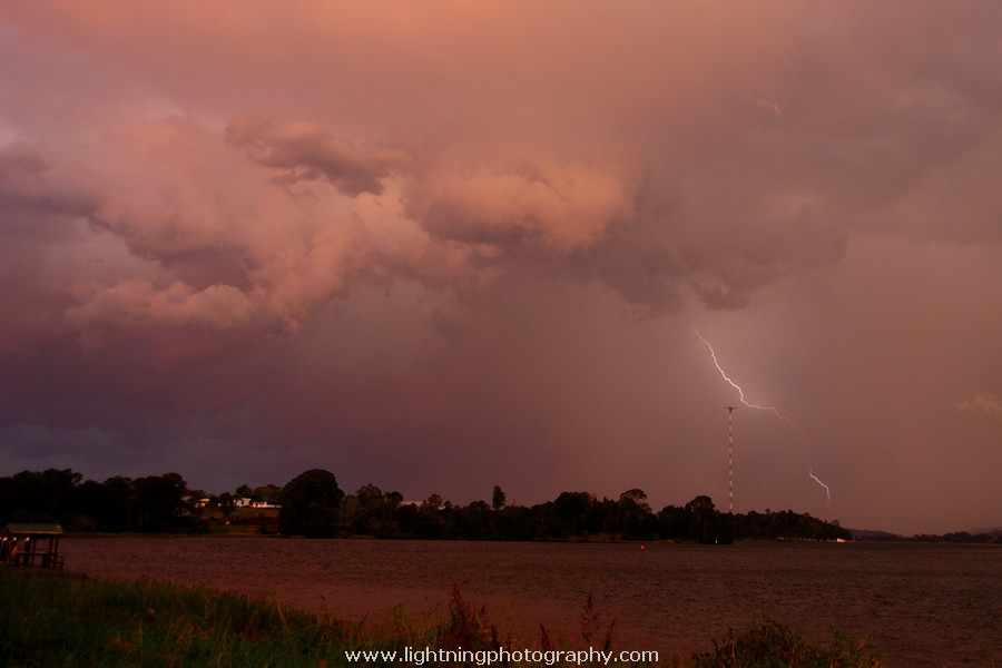 Lightning Image 2012111452