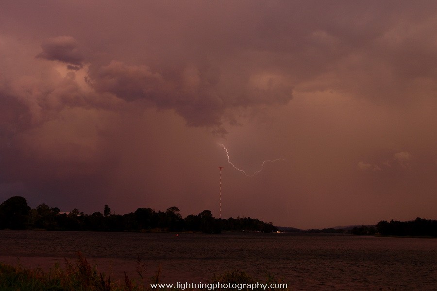 Lightning Image 2012111454